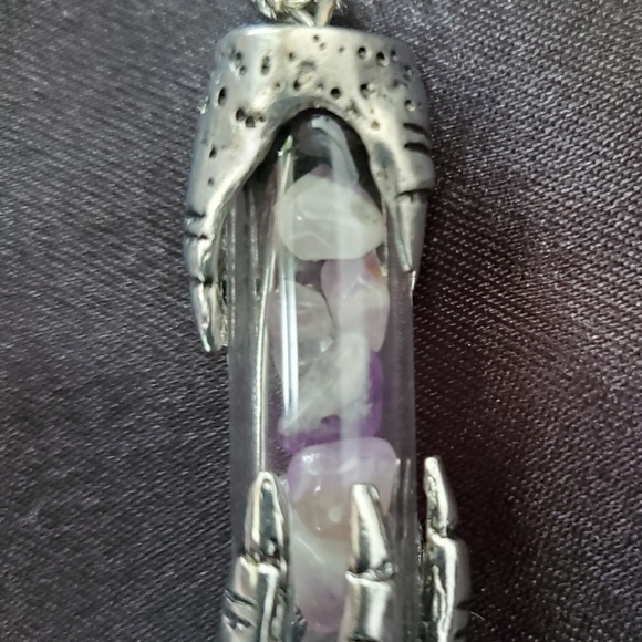 Talon Pendant on chain with genuine Amethyst Crystals necklace - Picture 5 of 9